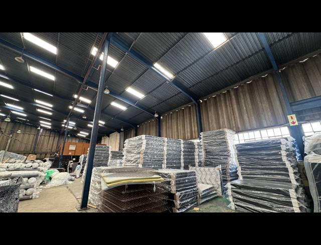 2,900M² WAREHOUSE TO LET IN KEW